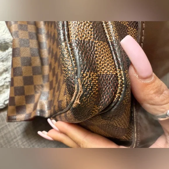 Authentic Louis Vuitton Damier Ebene Crossbody - Picture 14 of 15